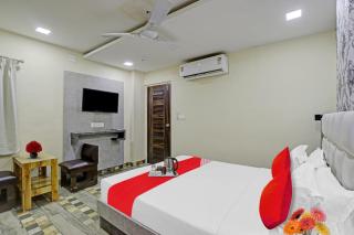 Collection O Hotel Raj Palace - Vadodara - 0
