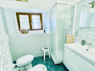 Tiny Apartment 8 - 9