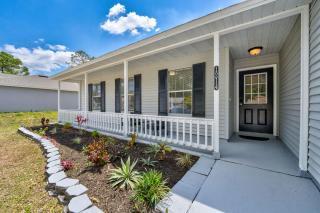 Charming Palm Bay Retreat with Garden - West Melbourne - 3