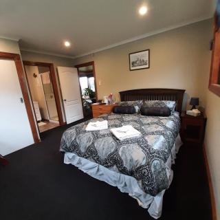 Koru Beachfront Holiday Cabins & Hot Tub - Barrytown - 3
