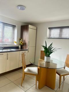 Trendy 2 Bed City Hideaway with Secure Parking - Leicester - 8