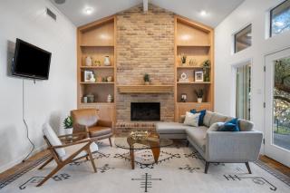 Large Deck & Firepit - Lake Austin Treehouse - Austin - 9
