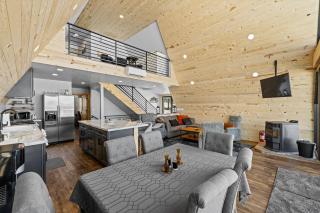 Peak-A-View - Beautiful pet friendly A-frame on 2 acres w/ panoramic views and trailer parking - Donnelly - 9