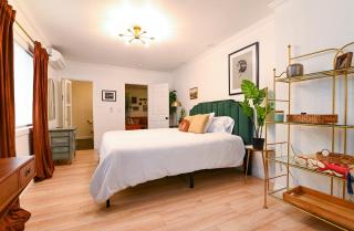 Immaculate 3BDR Bungalow - 5-Min Walk to Beach - Long Beach - 6