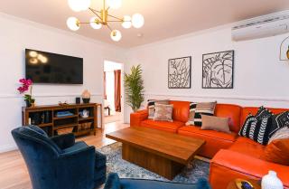 Immaculate 3BDR Bungalow - 5-Min Walk to Beach - Long Beach - 4