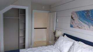 Cozy Harbour House - - 4