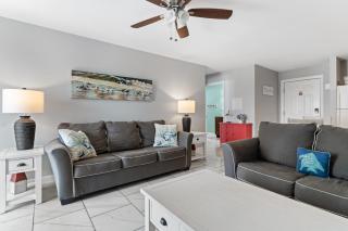 Bayfront 2 Bedroom Condo on 72nd Street with Private Balcony and Sunset Views - Ocean City - 1