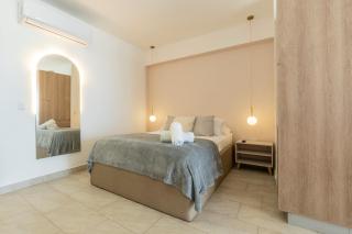 Panoramic Oceanview Loft Near Beach & Airport - 1