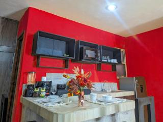 A7 Romantic Beachside Escape Kyoto Theme Memory Foam King Bed Kitchen AC - Playa del Carmen - 8