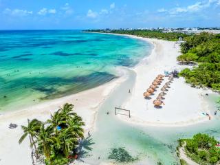 A7 Romantic Beachside Escape Kyoto Theme Memory Foam King Bed Kitchen AC - Playa del Carmen - 0