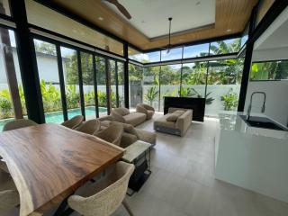 Boat Avenue 4 Bed Pool Villa Sleep 8 - - 9