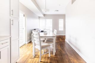 Luxury Downtown Townhome Private Garage Unit 4 - 6