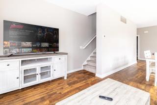 Luxury Downtown Townhome Private Garage Unit 11 - Cleveland - 2