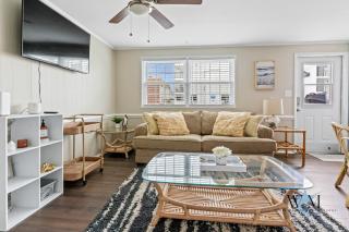Cozy 2nd Floor Bayside Condo, Steps to Pool & Beach! - 3