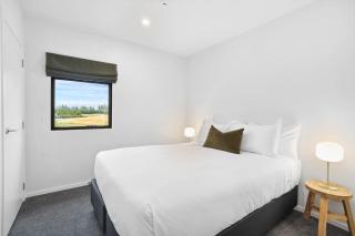 Remarkable Modern Living Prime Location - Frankton - 8