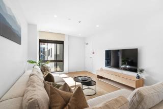 Remarkable Modern Living Prime Location - Frankton - 2