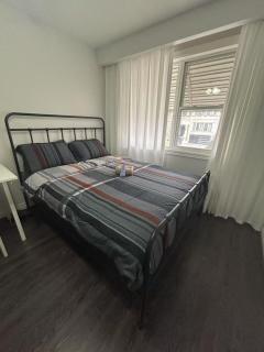 North York Cozy Queen Room Walk to Subway and Stores - Toronto - 6