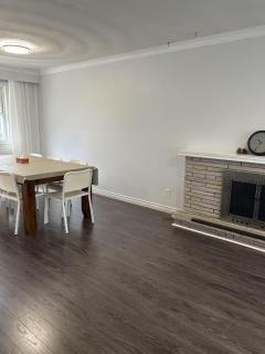 North York Cozy Queen Room Walk to Subway and Stores - Toronto - 3