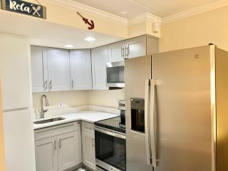 Family Studio sleeps 4! Beach, Boardwalk, Pool and across from Jolly Rodgers! - Ocean City - 3