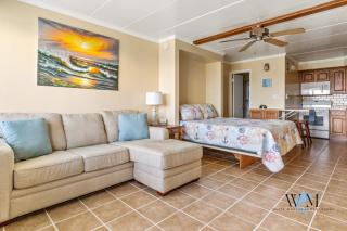 Studio with modern kitchen, one block to beach, boardwalk, and has a pool! - Ocean City - 0