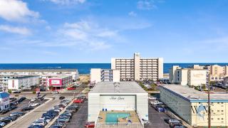 Studio with modern kitchen, one block to beach, boardwalk, and has a pool! - Ocean City - 2