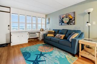 Beachy Studio Condo with Pool and steps from the OC Boardwalk - Ocean City - 0