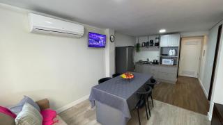 Recém reformado Ap 2 quartos a 5min da Vila Germânica, com ar e garagem - Blumenau - 1