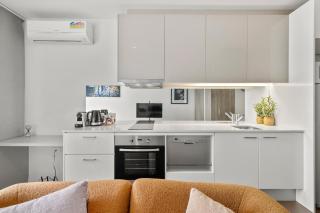 Stylish CBD Haven Near Southern Cross Station - 8