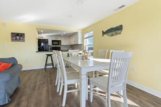 Oceanview Condo on 44th St 3BR2BA Balcony Views of Sunrise & Sunset Pool - Ocean City - 1