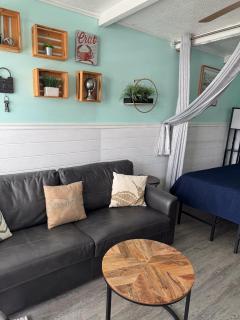 Ocean Waye Charming 1-Bedroom Condo Steps from the Beach - Ocean City - 9