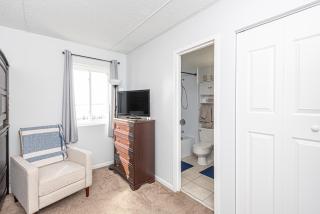 Ocean City bayfront condo balcony, stunning views, perfect for relaxation - Ocean City - 1