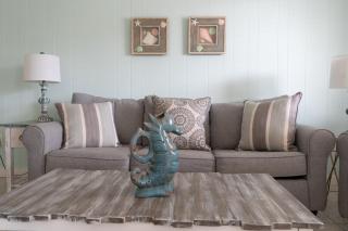 2 Bedrooms with beach views and in walking distance to Seacrets! - 9