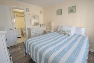 2 Bedrooms with beach views and in walking distance to Seacrets! - 5