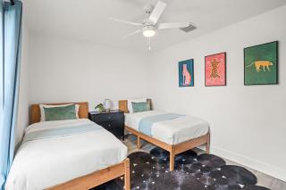 The Jungle House - Brand New 32 Close to DT! - 8