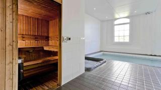 Stylish and central home with stunning views - Auckland - 3