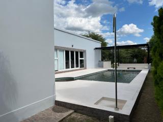 Casa en Yanda, sobre Ruta Nacional 9, salida directa Autódromo - Zanjón - 9