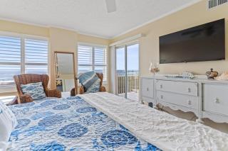 Beachfront 2-Bedroom Condo with Stunning Ocean Views Perfect for Family Getaways - 0