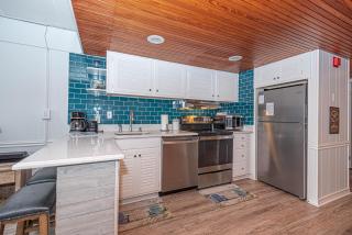 Direct Oceanfront Condo with Pool 68th St with Pool - Ocean City - 4