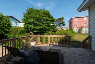 Family-Friendly Beach Home Steps from the Ocean in Ocean City - 9