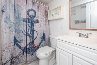 Spacious 2-Bedroom Condo in Mid-Town Ocean City Steps from Beach & Pool - Ocean City - 3