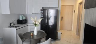 Cozy SQ RES Apartment - 5