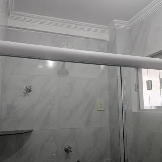 Quarto para dois com ar-condicionado em apartamento compartilhado - 2