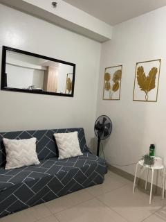 12 Minutes from Mall of Asia - Spacious Condo with Balcony & Hot Shower - Manila - 7