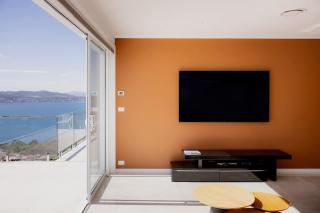 Modern Luxury & Sweeping Views in Sandy Bay - Sandy Bay - 5