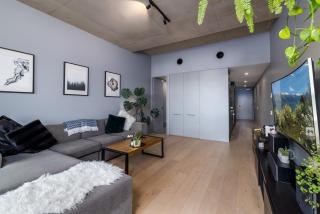 Stunning 1BR Apartment with Water Views - Kingston - 5
