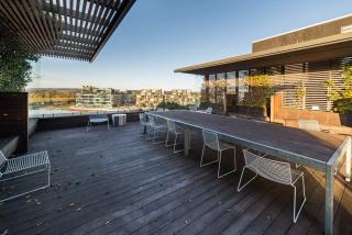 Stunning 1BR Apartment with Water Views - Kingston - 6