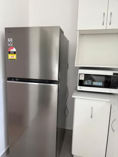 "Home away from home " Large self contained studio with swimming pool - Perth - 3