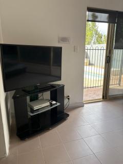 "Home away from home " Large self contained studio with swimming pool - Perth - 1
