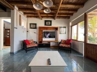 Playa El Silencio House Facing the Sea - 2