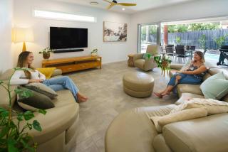 Pet friendly Holiday home with pool on Alex - 5